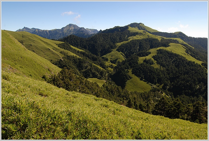 2014-09-29 09-33-56登頂途中的美麗山景.JPG